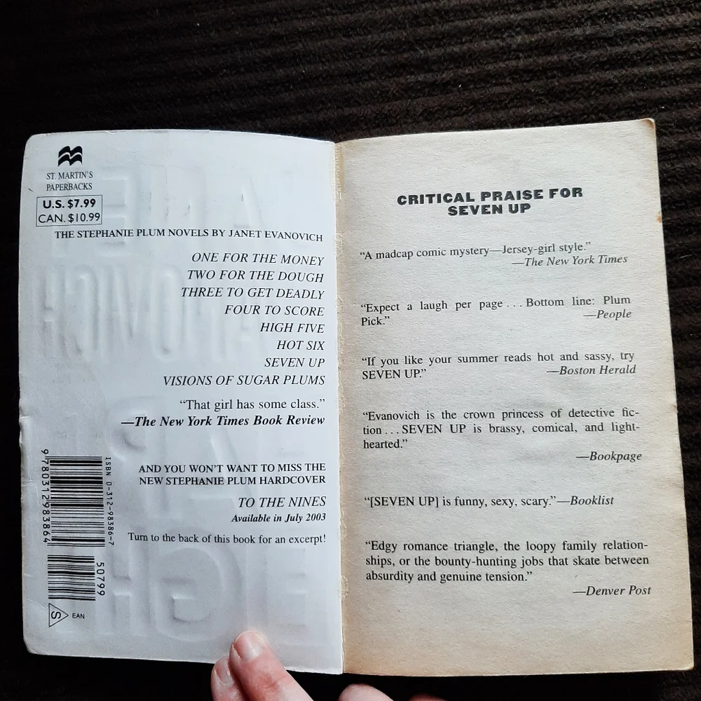 Janet Evanovich Hard Eight paperback